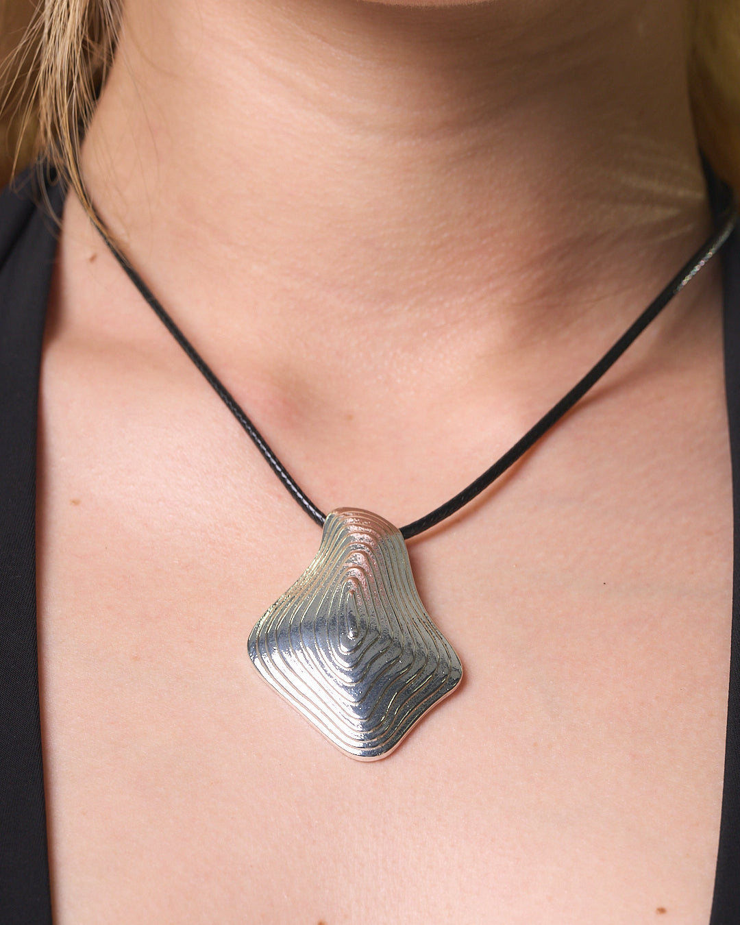 MENSI NECKLACE