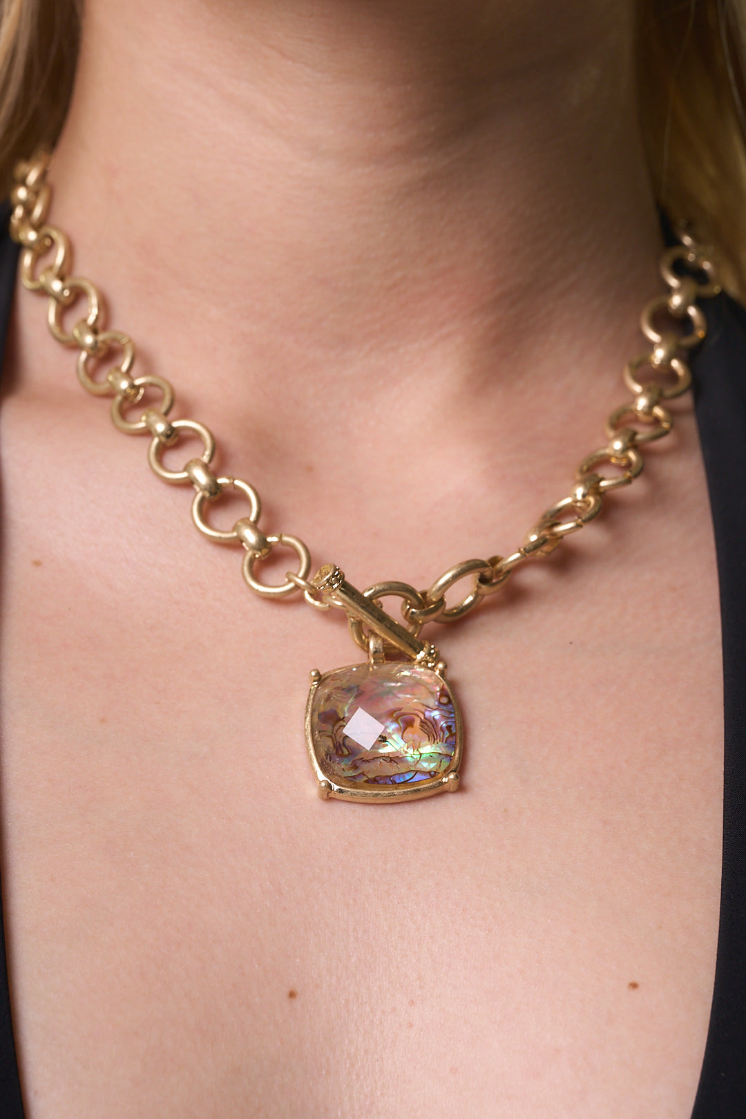 ARNEL NECKLACE