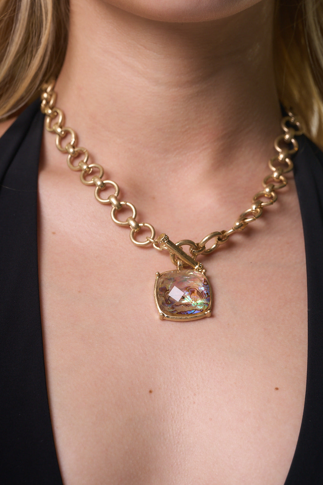 ARNEL NECKLACE