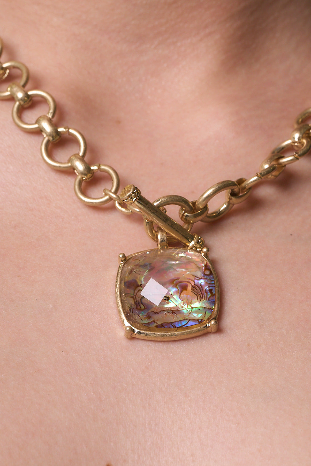ARNEL NECKLACE