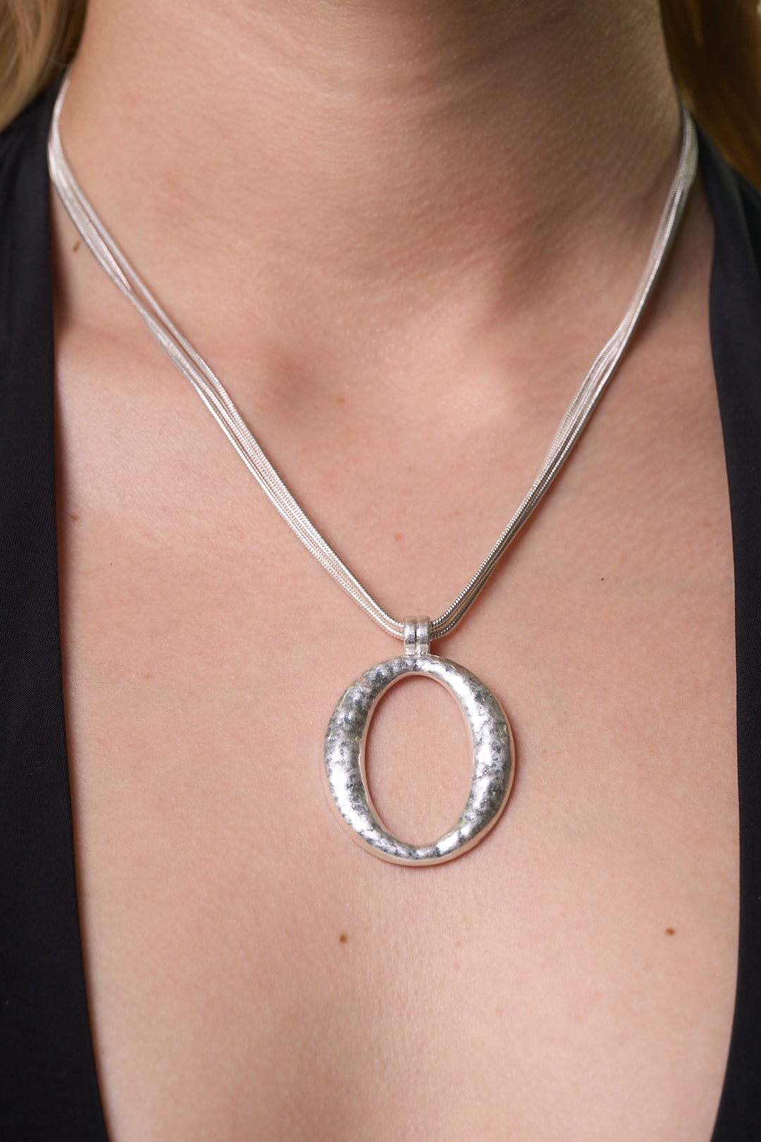 GiGI NECKLACE