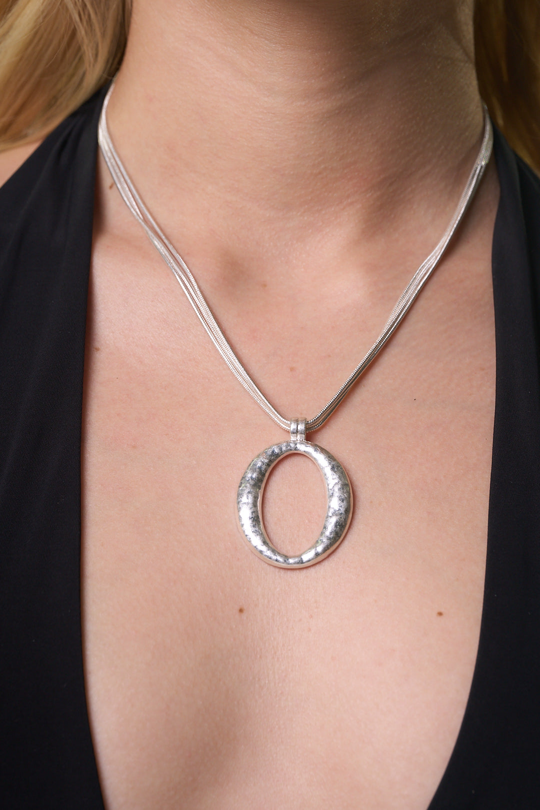 GiGI NECKLACE