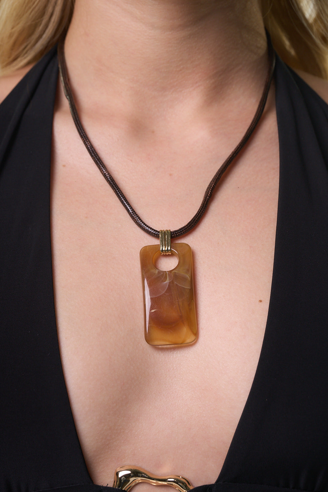 SULEY NECKLACE