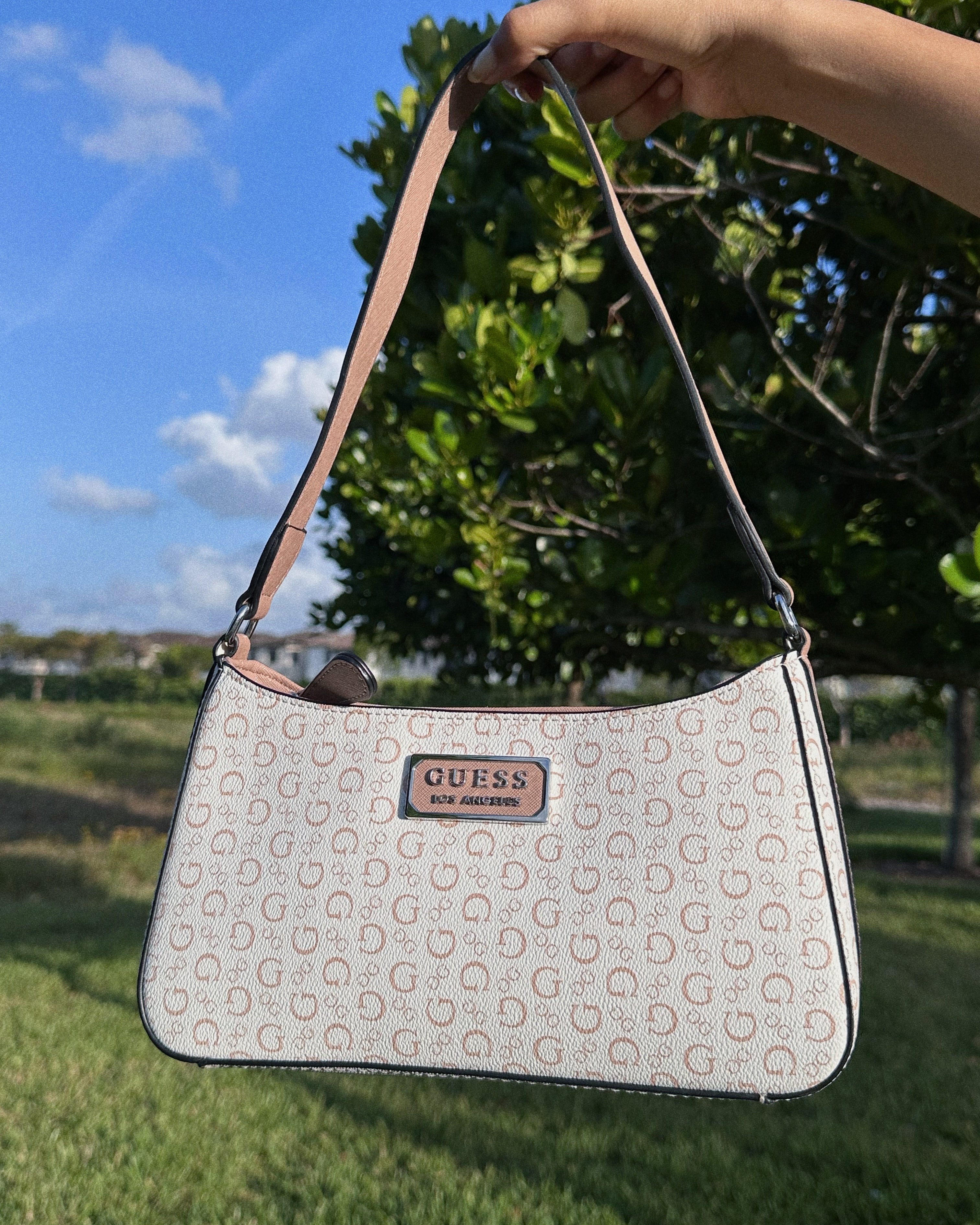 GUESS SHOULDER BAG