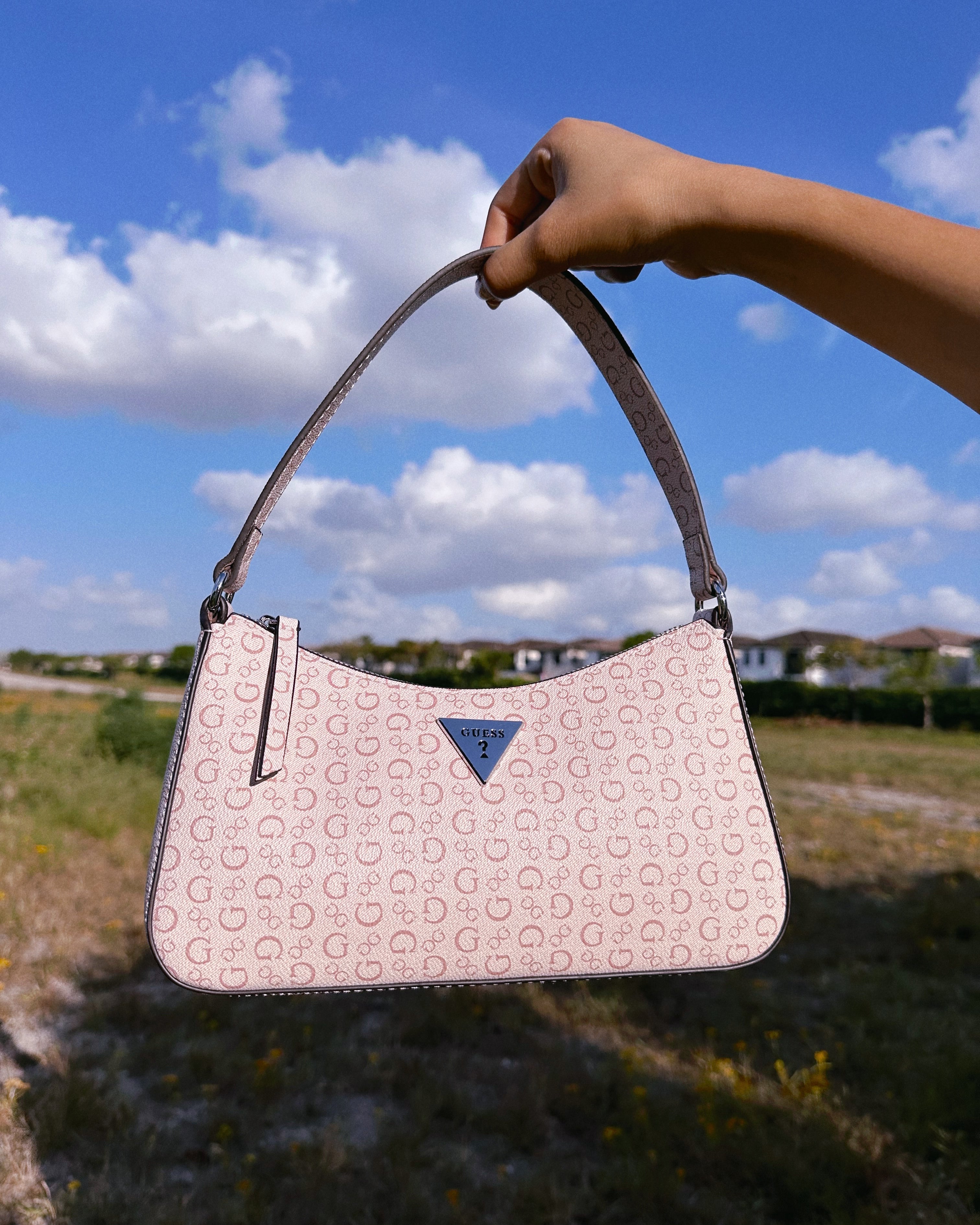 GUESS SHOULDER BAG
