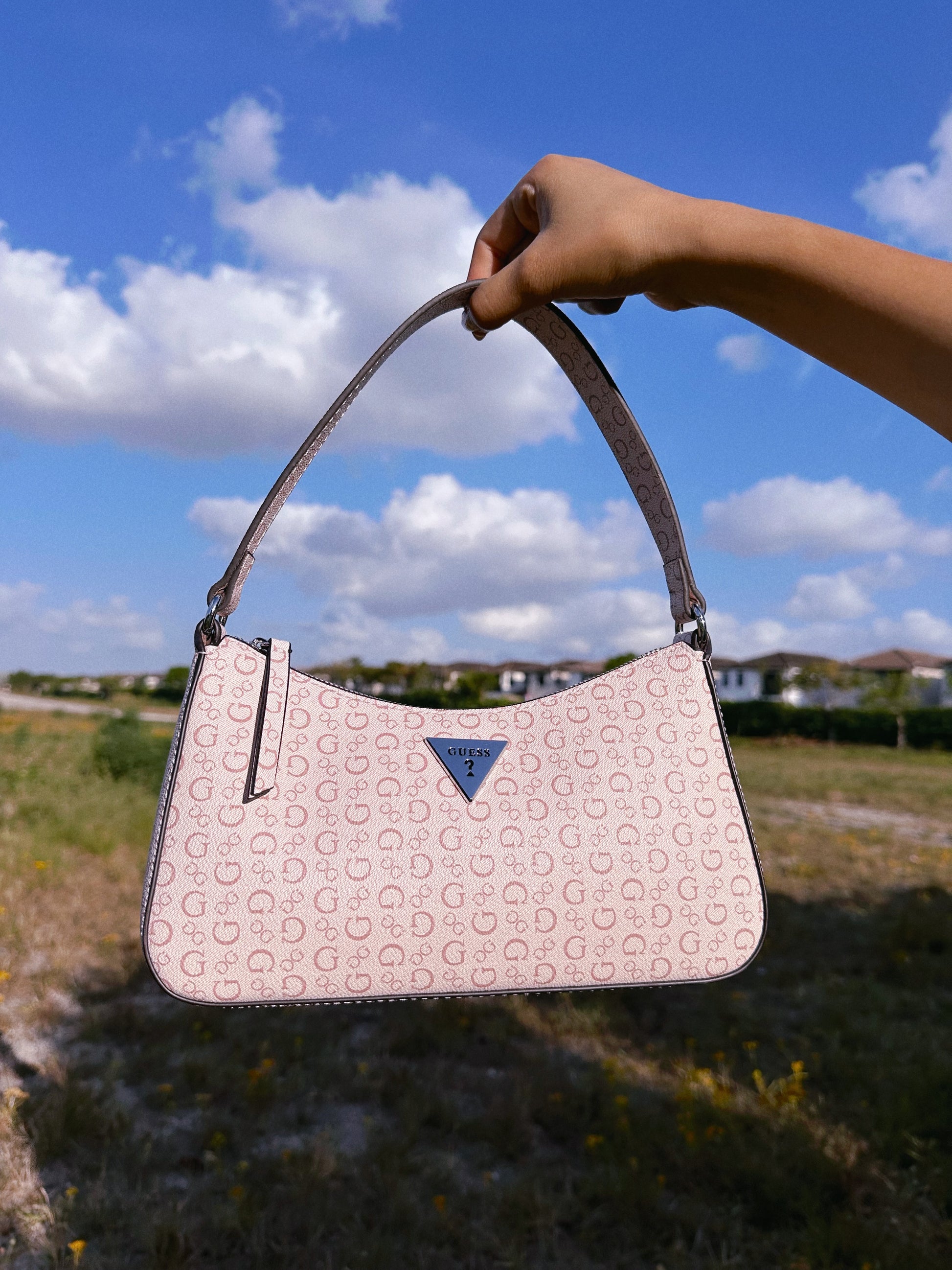 GUESS SHOULDER BAG