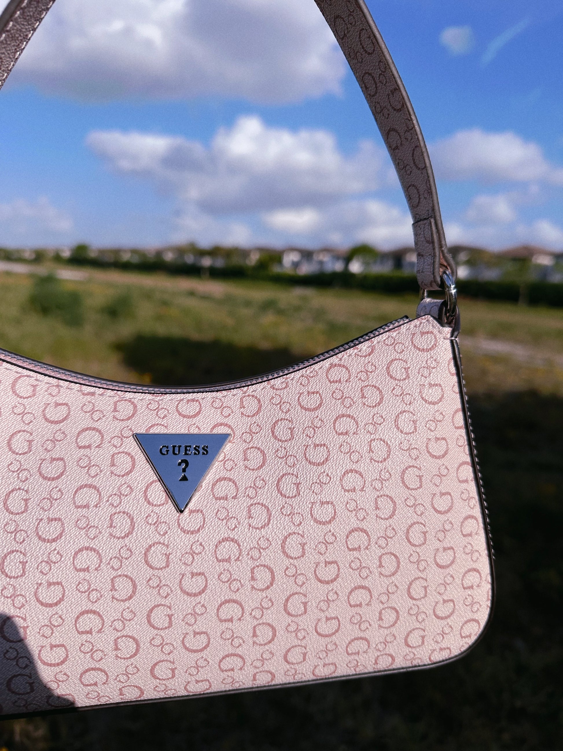 GUESS SHOULDER BAG