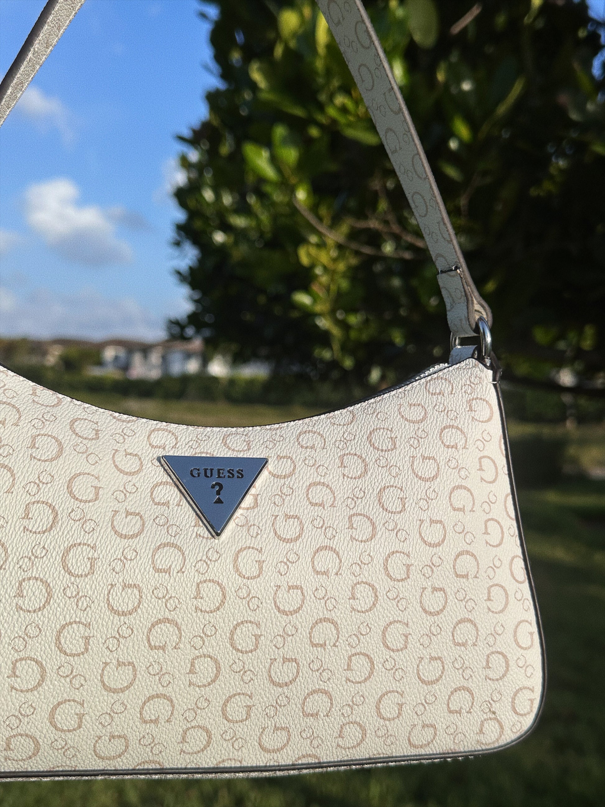 GUESS SHOULDER BAG