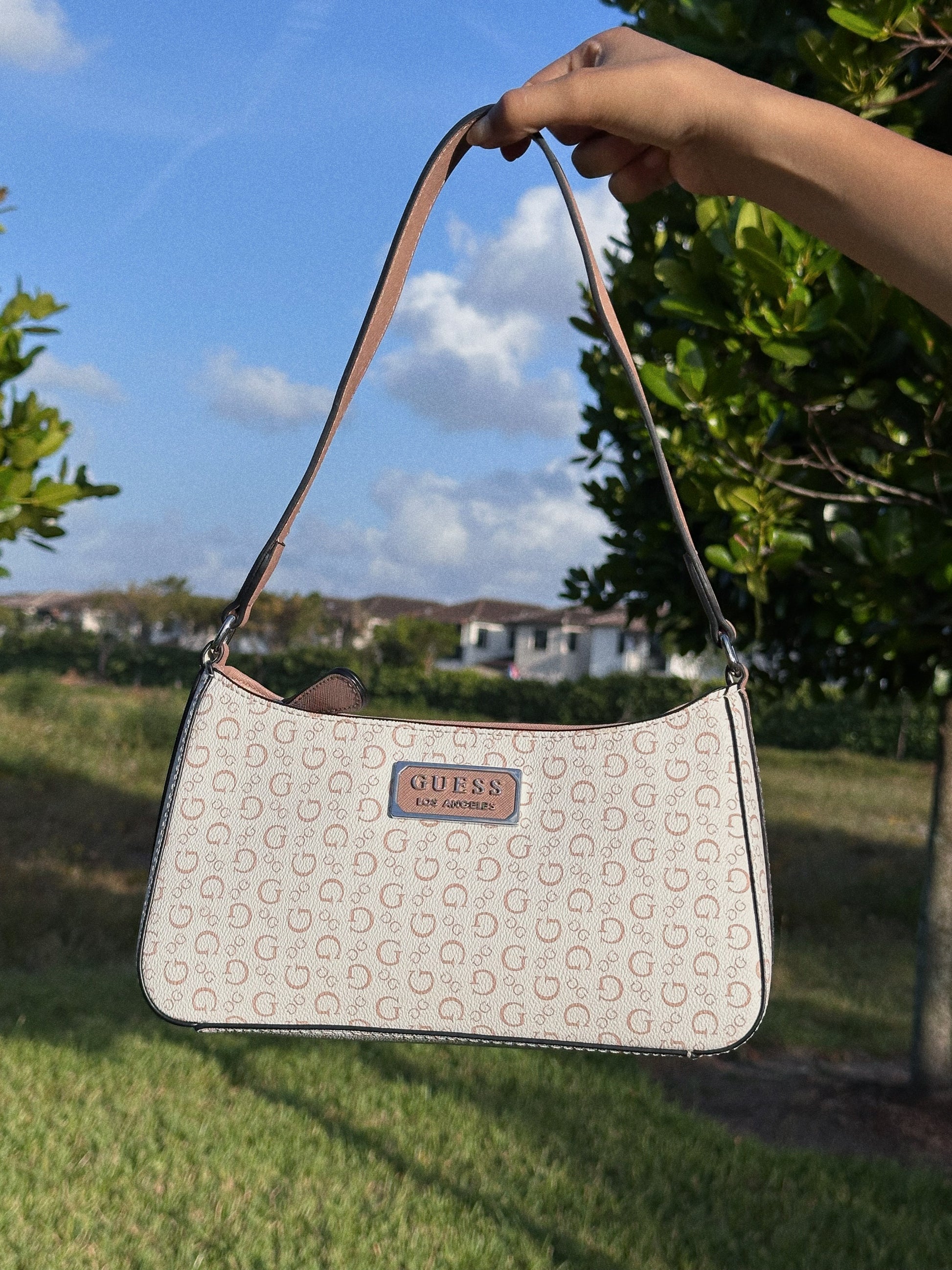 GUESS SHOULDER BAG