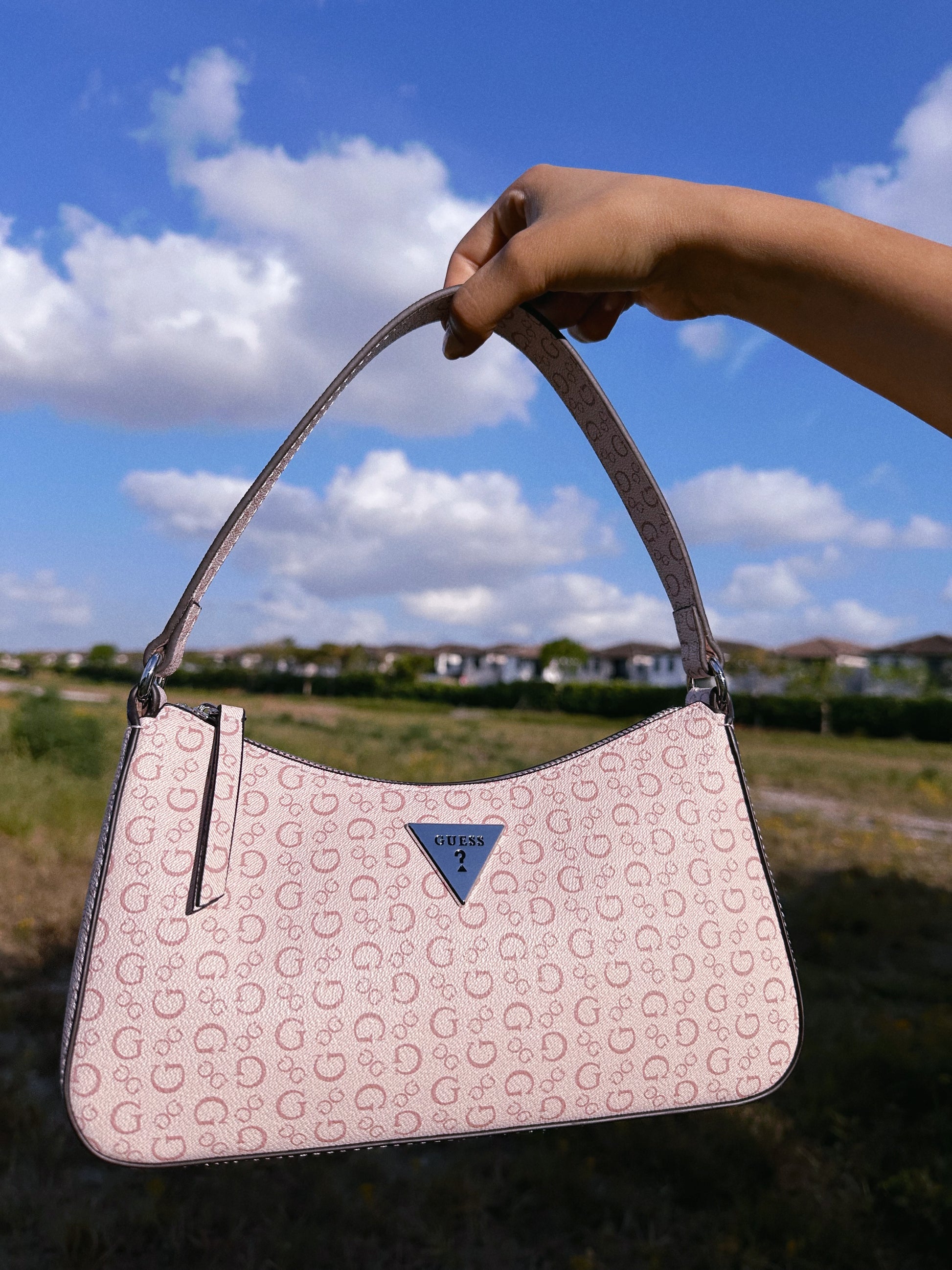 GUESS SHOULDER BAG