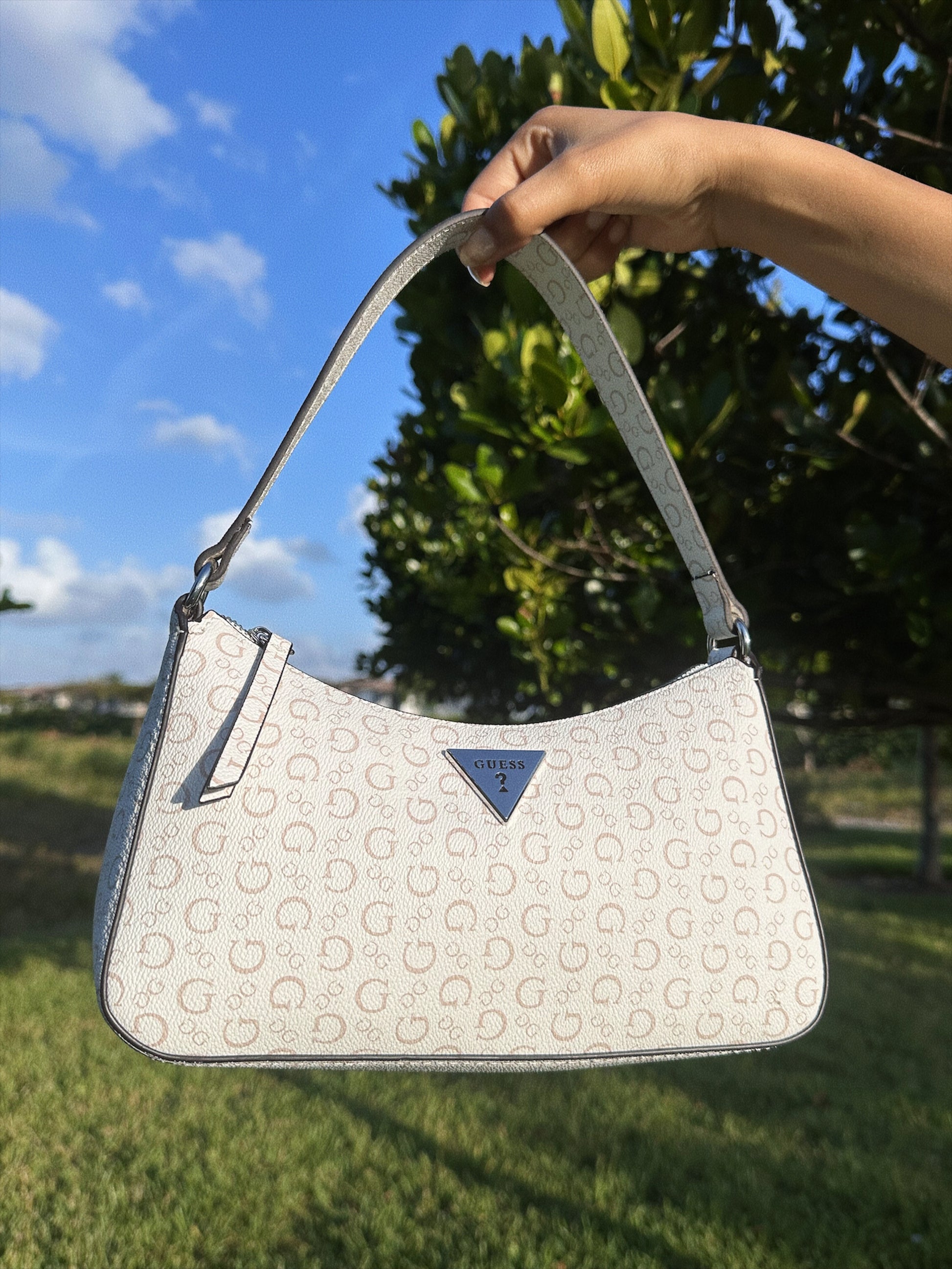 GUESS SHOULDER BAG