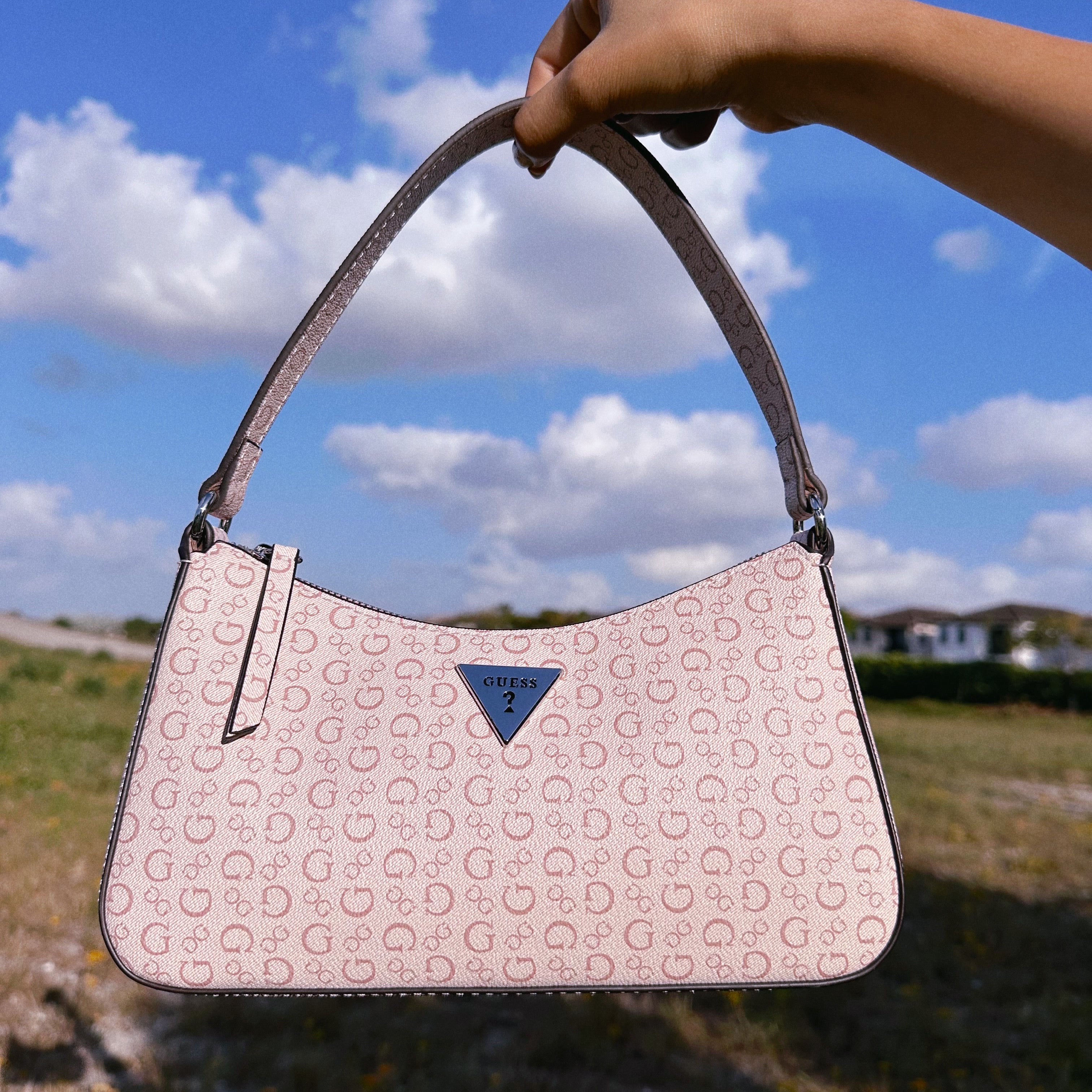 GUESS SHOULDER BAG