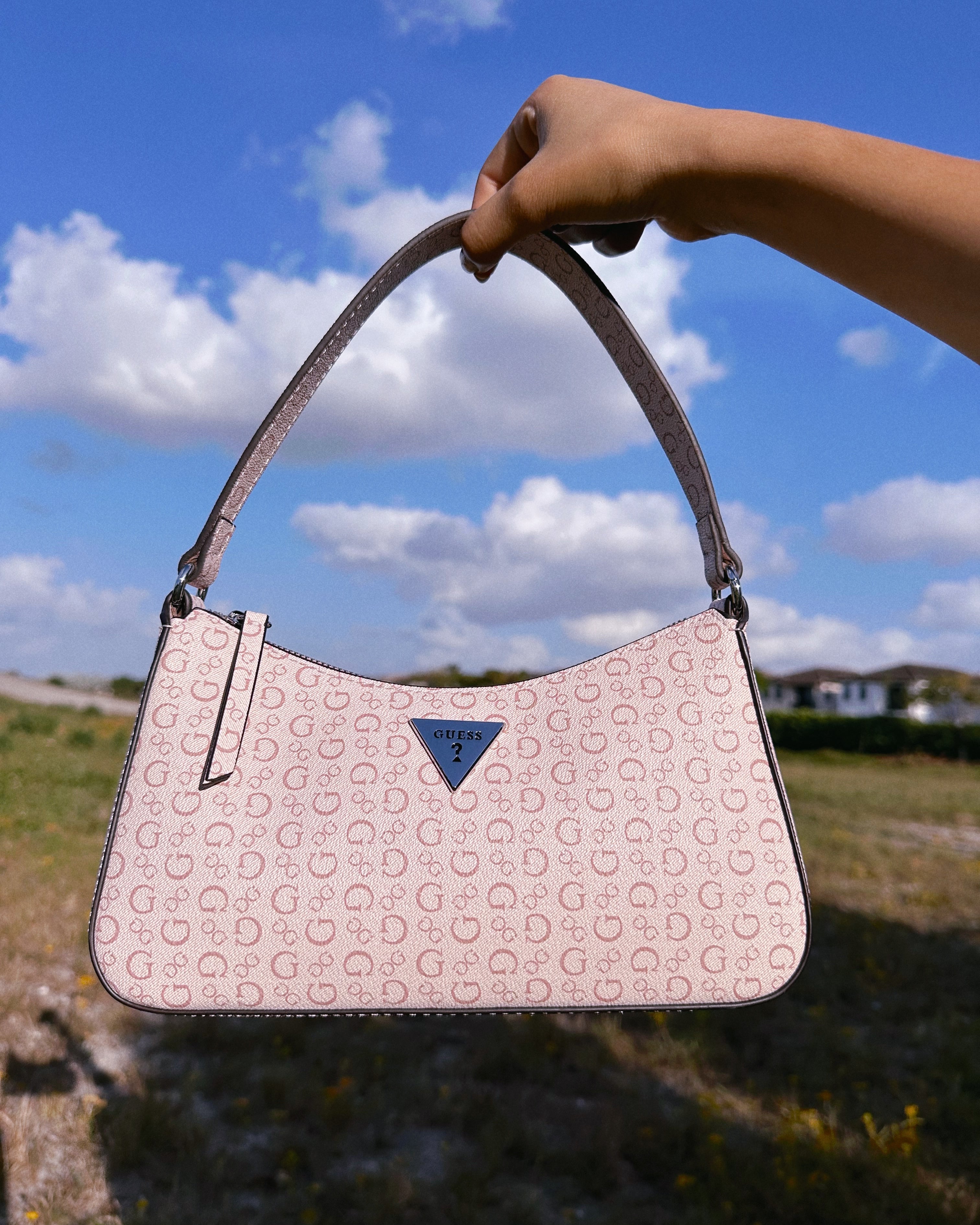 GUESS SHOULDER BAG