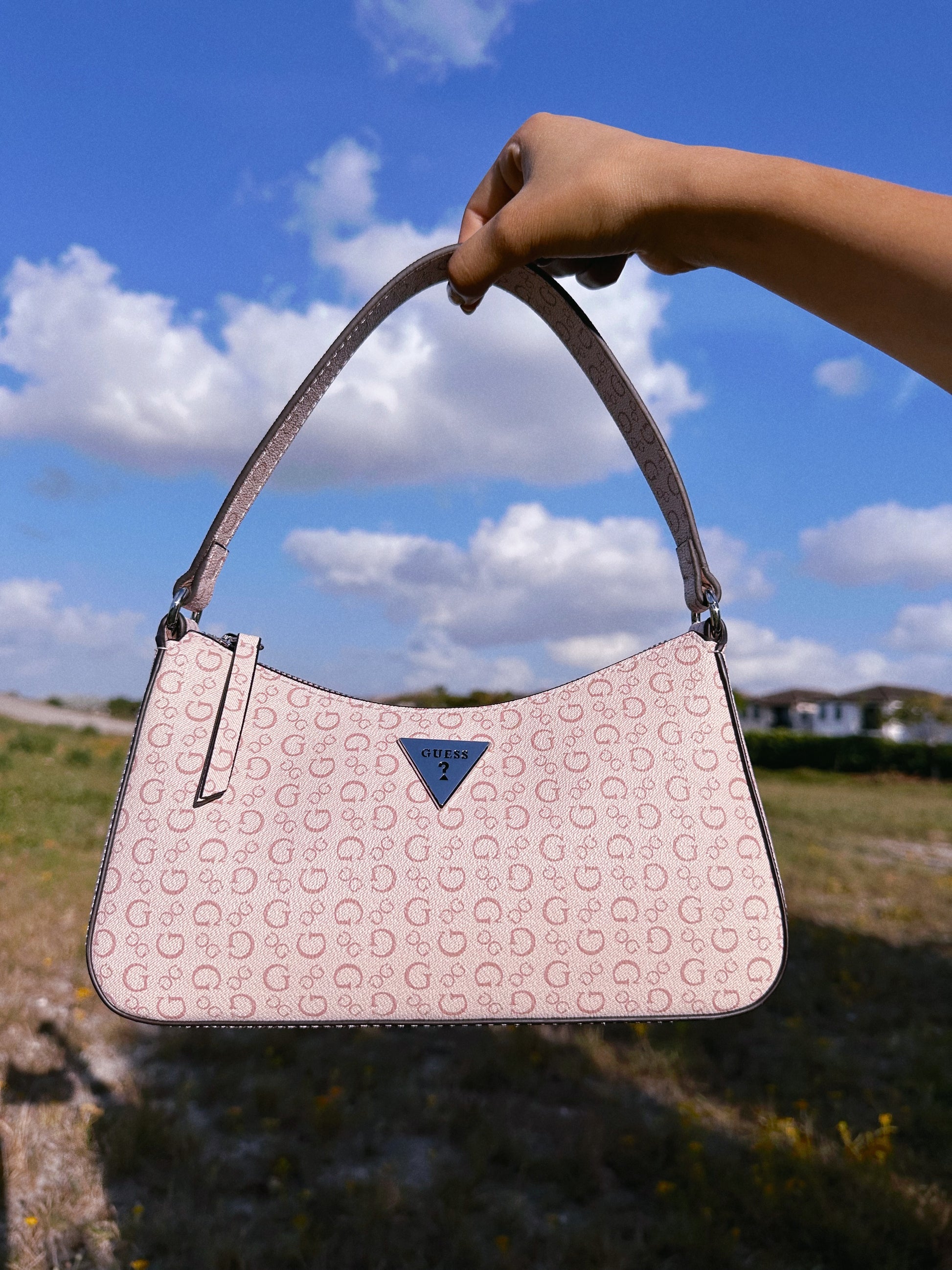 GUESS SHOULDER BAG