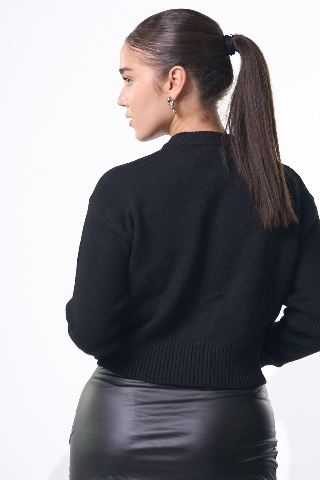 BAYLI BLACK SWEATER