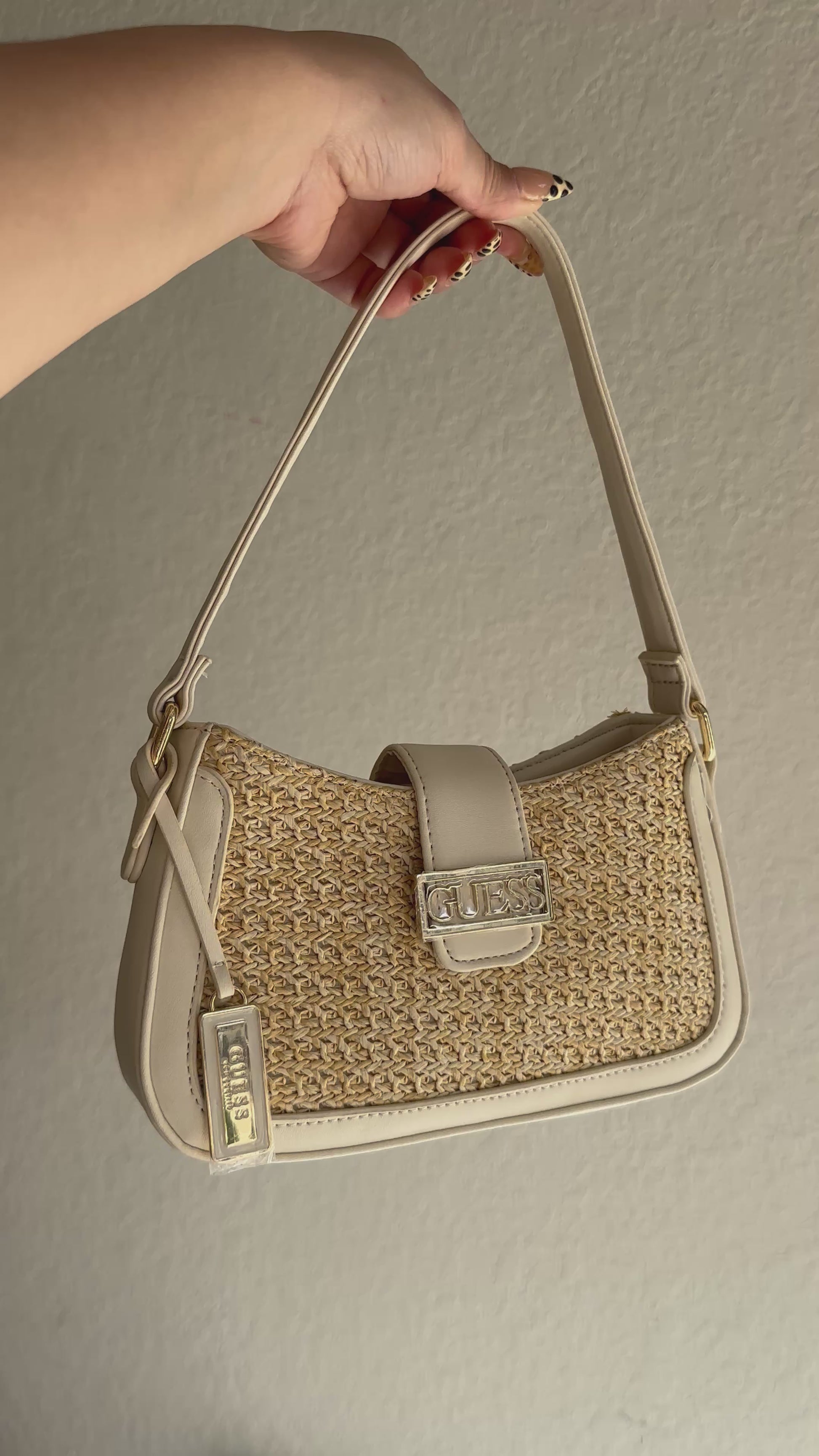GUESS STRAW SHOULDER BAG