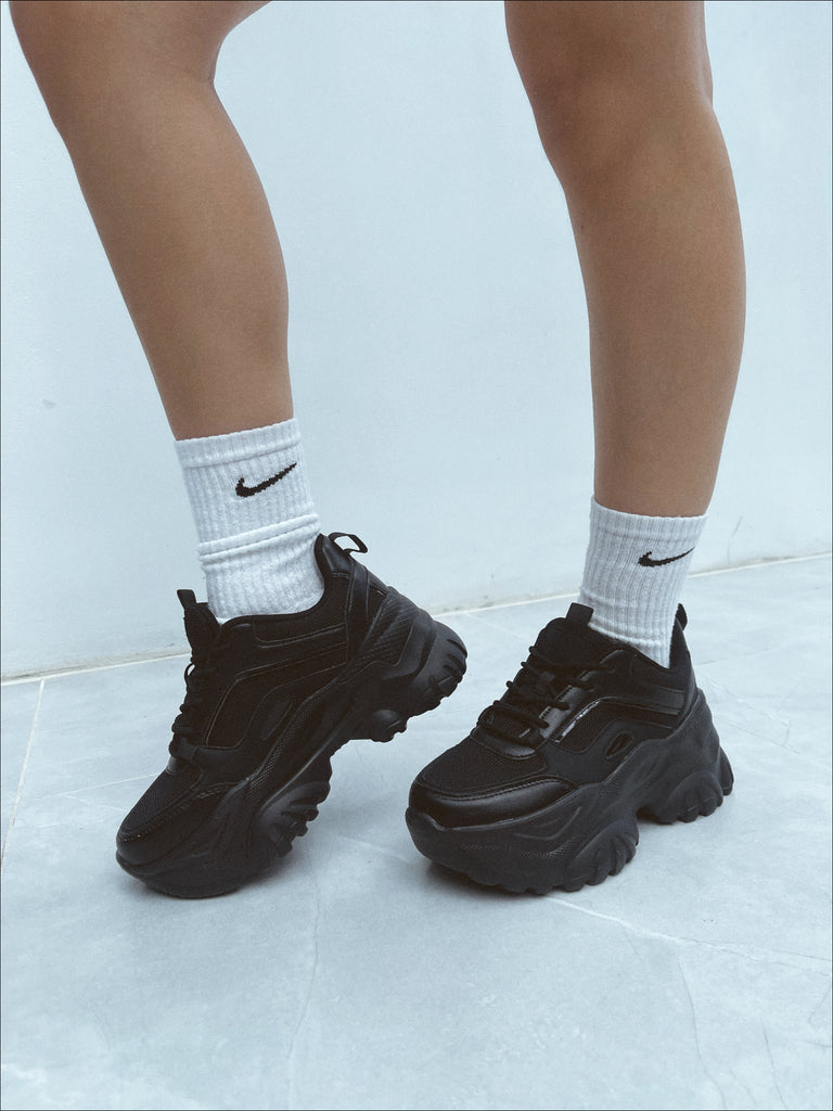 MUSE SNEAKERS